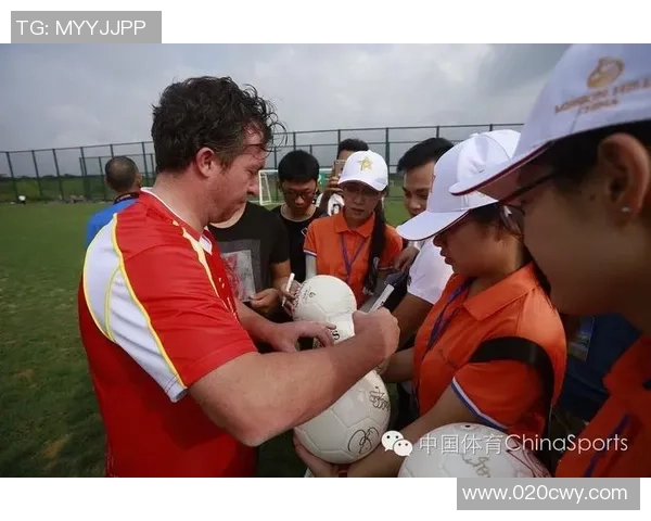 足球球星饮食习惯揭秘 助力运动表现与健康的食谱技巧